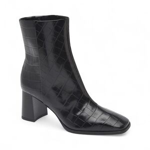 Nordstrom Rack Black Croc-Embossed ankle Boots block heel size 6